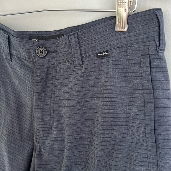 TRAVIS MATHEW MENS BECK PERFORMANCE GOLF SHORTS 32 WAIST - Picture 3 of 7